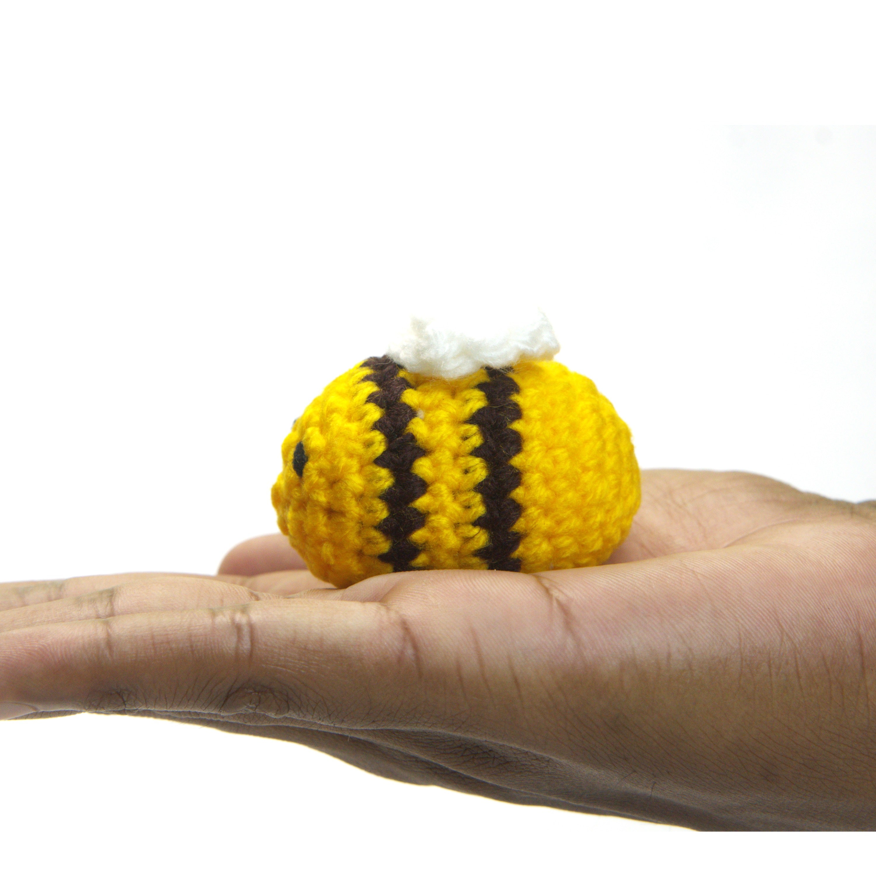 Handmade Crochet Bee Keychain (Cute & Aesthetic Key Ring)