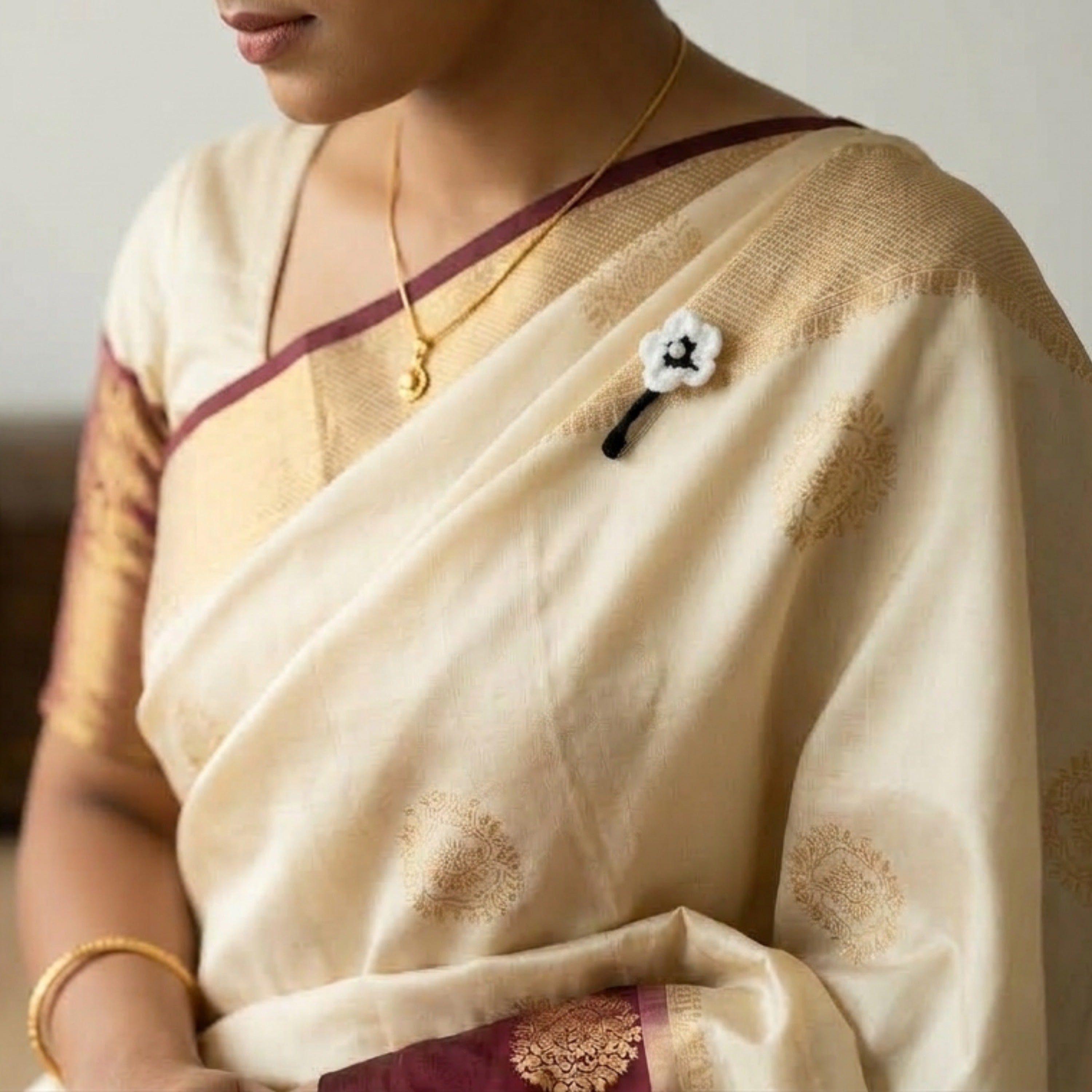 Handmade Crochet Flower Saree Pin (Elegant Floral Pins, Set of 5)
