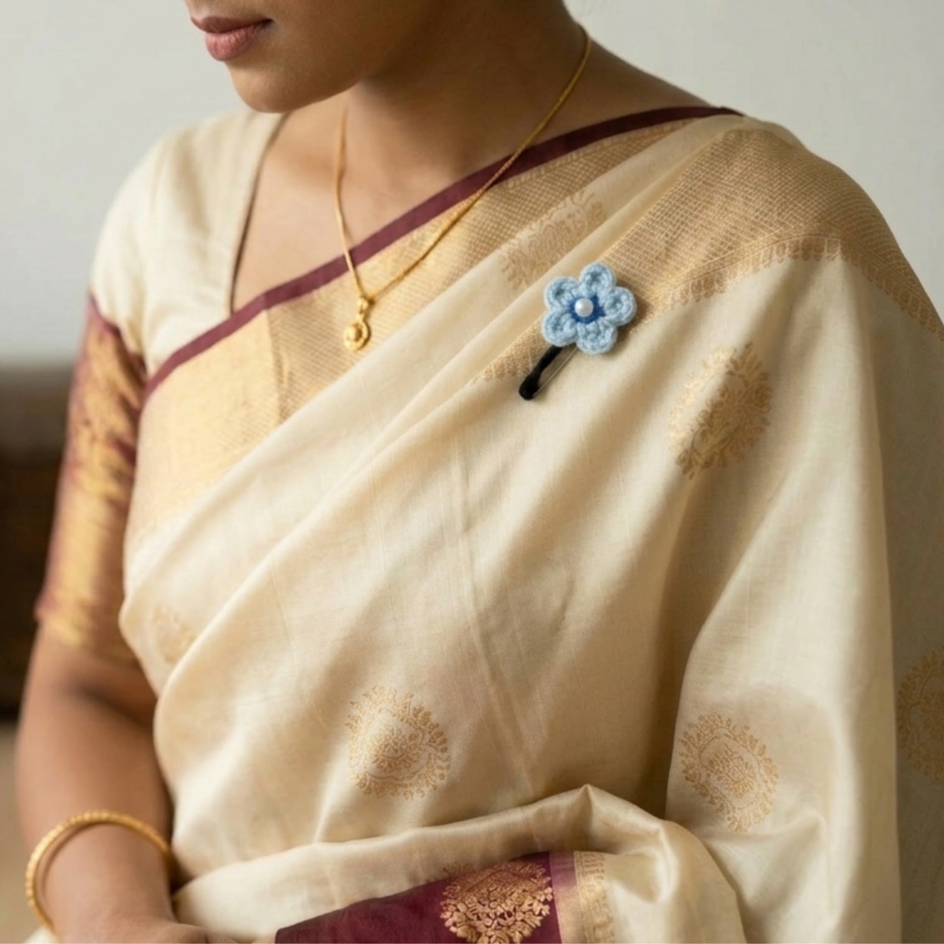 Handmade Crochet Flower Saree Pin (Elegant Floral Pins, Set of 5)