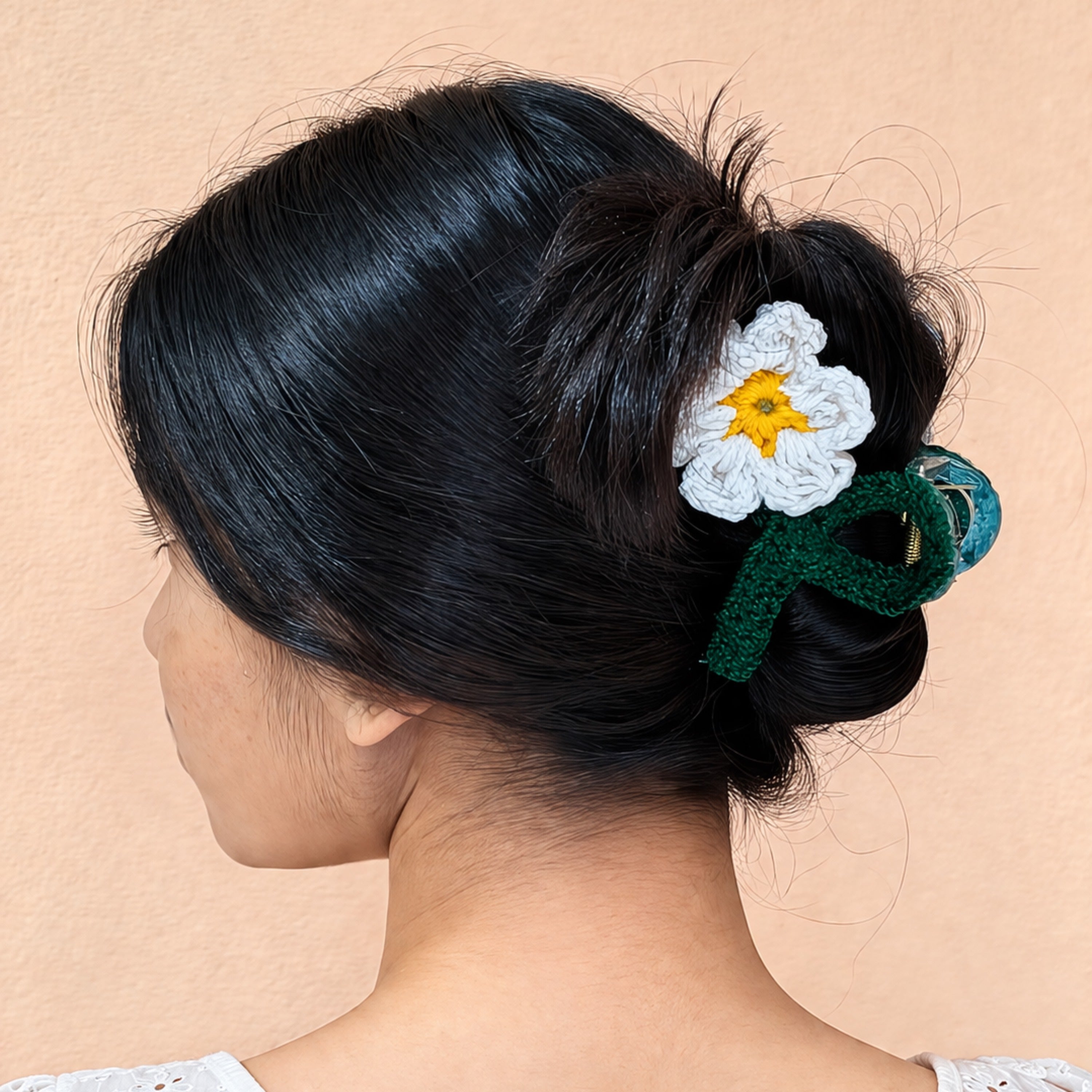 Handmade Crochet Flower Hair Claw Clip – Elegant Floral Hair Accessory for Women & Girls