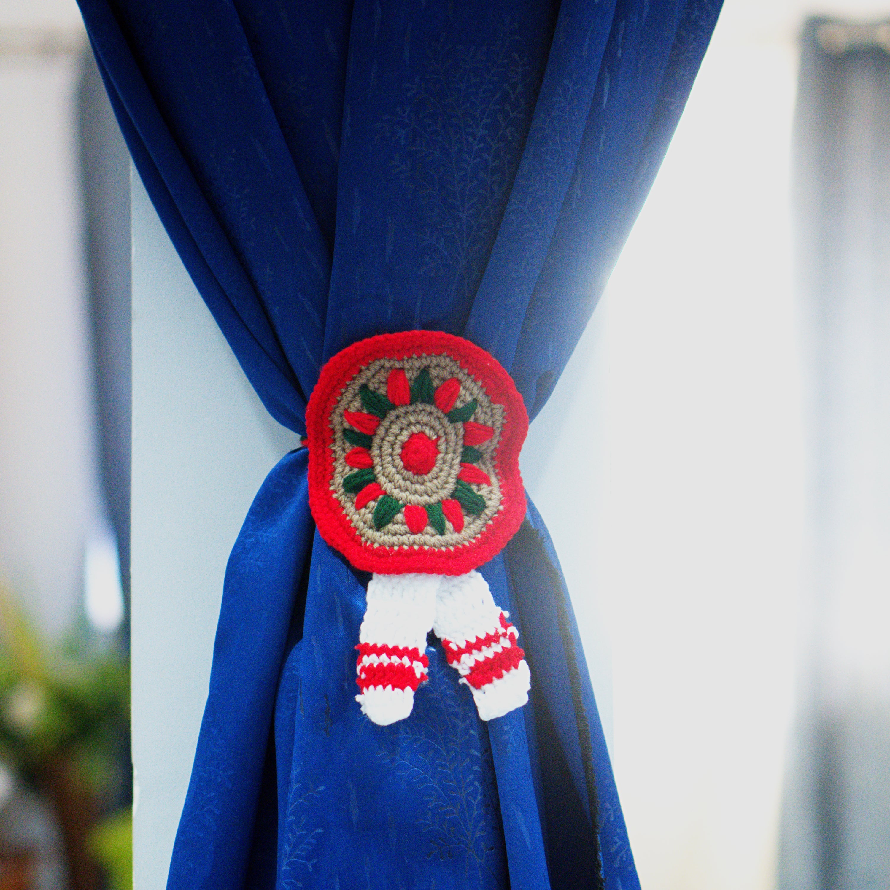 Handmade Crochet Curtain Tieback Holder – Boho Floral Curtain Decor