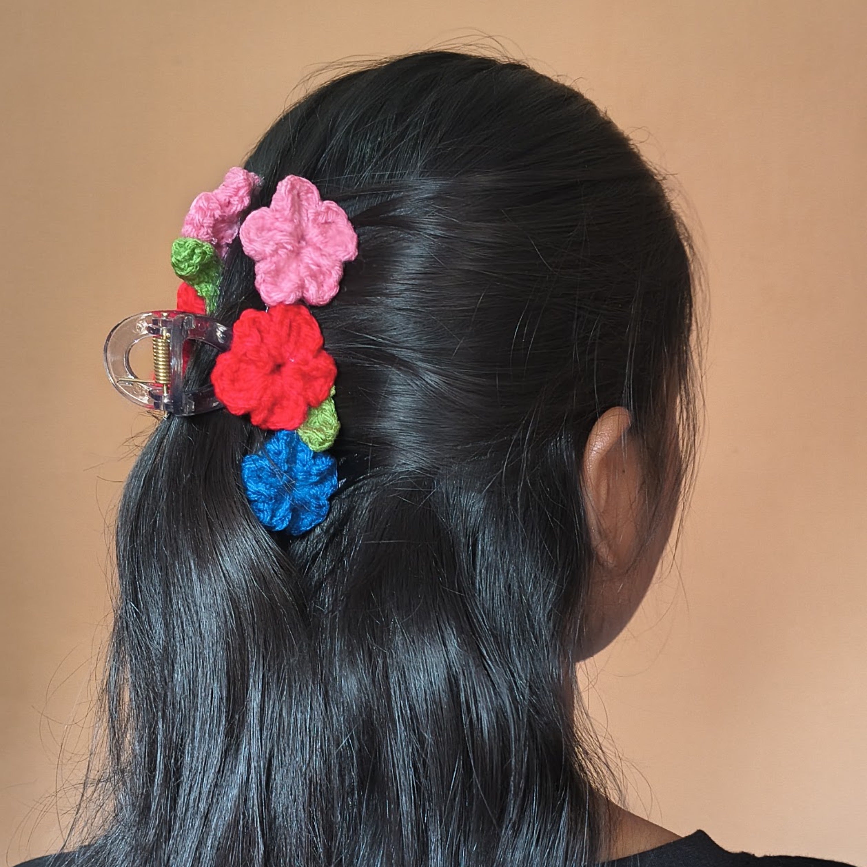 Handmade Crochet 3-Flower Hair Claw Clip – Colorful Floral Hair Accessory